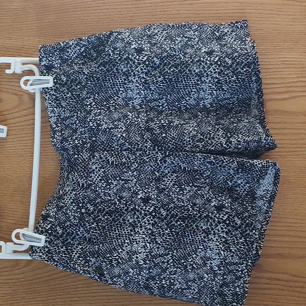 International concept dress shorts